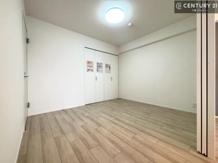 �m�� �V���v���Ƀf�U�C������Ă��邽�߁A�Ƌ��I�т܂���I
���C�ɓ���̉Ƌ��u���Ă��낰���Ԃ���邱�Ƃ��ł��܂��B