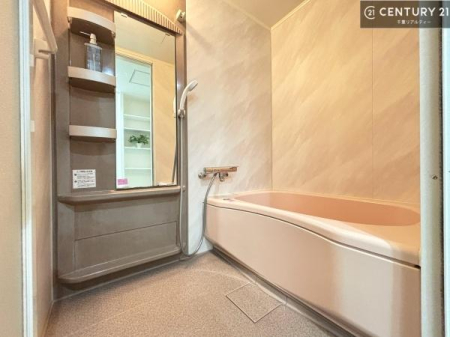 ���� �������������l�̕��͋C�̃o�X���[���́A�����o�Ă��ăo�X�^�C�����[���I
���d���撣���Ă��邲�J���ɂ��D�݂̓����̓����܂����āA�y����ł݂Ă͂������ł��傤���H