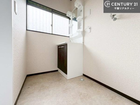 ���ʑ�E���ʏ� �g�Ȃ�𐮂�����ʏ��́A���������厖�ł��I������̐������̂��镵�͋C�����o�I�C�����悭���g�����������܂��B�L�X�����X�y�[�X���������ł��ˁI
