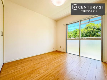 �Q�� �o���R�j�[�ɖʂ��Ă���m���ł��B���邭�����肪����A���C����������ł��܂��I���N���āA�O�ɏo�Ĕw�L�т����[�ċz�����ǂ������}������邱�Ƃ��ł��܂��B