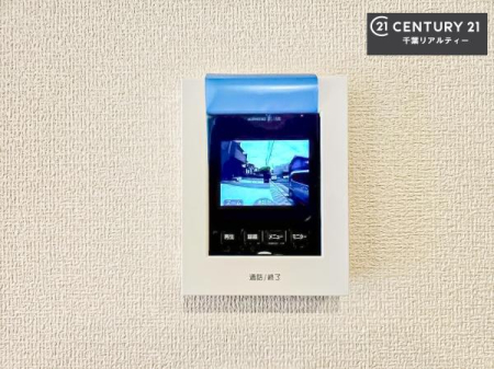���̑����� TV���j�^�[�t���C���^�[�z��������A�K��҂��f���Ŋm�F���Ă���Ή��ł��邽�߁A�h�Ɩʂ����S�ł��B���q�l�̂�����Ԏ��ɂ��S�����A���Ƒ��̈��S�E���S�ȕ�炵���T�|�[�g���܂��B