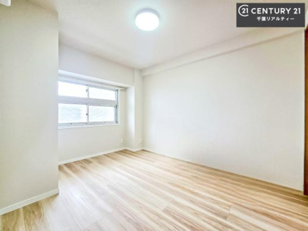 �m�� �V���v���Ƀf�U�C������Ă��邽�߁A�Ƌ��I�т܂���I
���C�ɓ���̉Ƌ��u���Ă��낰���Ԃ���邱�Ƃ��ł��܂��B
