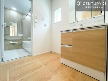 ���ʑ�E���ʏ� �g�Ȃ�𐮂�����ʏ��́A���������厖�ł��I������̐������̂��镵�͋C�����o�I�C�����悭���g�����������܂��B�L�X�����X�y�[�X���������ł��ˁI
