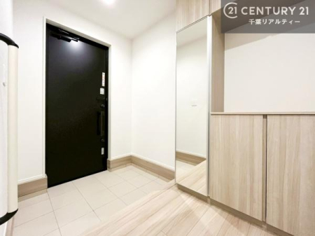 ���� �~���[�t���V���[�Y�{�b�N�X�t���Ȃ̂ŁA���ւ��Еt�����|�������₷���ł��I
�X�b�L���������ւŌ˂��J�����u�ԁA�������̂���S�n������Ԃ��o�}���Ă���܂��B