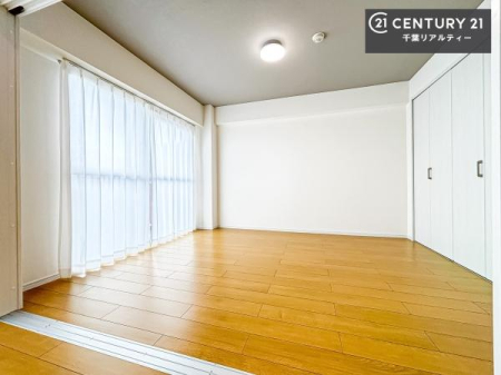 �Q�� �o���R�j�[�ɖʂ��Ă���m���ł��B���邭�����肪����A���C����������ł��܂��I���N���āA�O�ɏo�Ĕw�L�т����[�ċz�����ǂ������}������邱�Ƃ��ł��܂��B