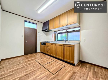 �L�b�`�� ���[�X�y�[�X���L�x�ŁA�����X�y�[�X���X�b�L���ƕЕt���Ђ�`�����p�ł��܂��I
���K�ɍ�Ƃ��ł��A�Ǝ��̌����A�b�v�I�����̗���������܂��I