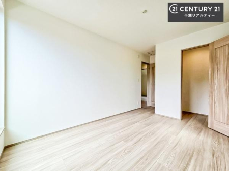 �m�� ���[�X�y�[�X�����Ă��܂��I�������X�b�L�����ڂ��鎖���ł��܂��ˁB
�Ƌ��I�΂Ȃ��V���v���ȃf�U�C���ׁ̈A�Ƌ��I�΂����C�ɓ���̋�ԍ�肪�ł������ł��ˁB