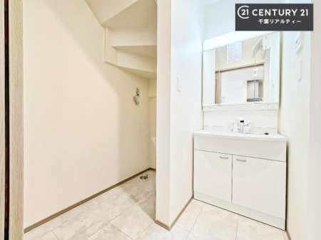 ���ʑ�E���ʏ� �g�Ȃ�𐮂�����ʏ��́A���������厖�ł��I������̐������̂��镵�͋C�����o�I�C�����悭���g�����������܂��B�L�X�����X�y�[�X���������ł��ˁI
