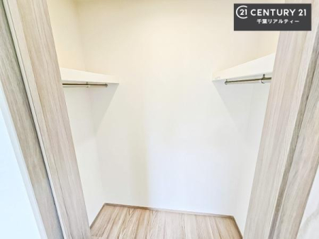 ���[ �E�H�[�N�C���N���[�[�b�g�t���ł��B��������̂��m���Ȃǂ����[���Ă��������ł��ˁI���ɂ���@�������ȂǋG�ߕ��̑傫�ȉƓd�����[�ł��܂��I