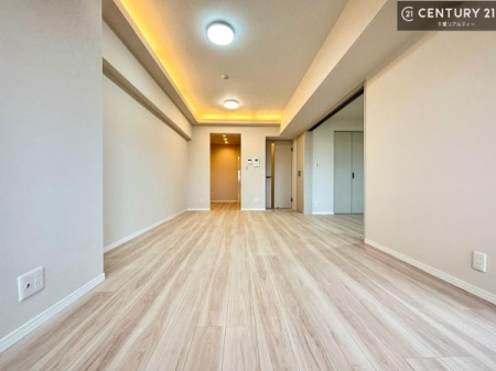 ���r���O ��؂ȉƑ����W�܂邩�炱��LDK�ɂ͂�����肽���B
�q�����������C�ɏ΂��Ȃ��瑖�����Ă���p�����������u�L���Ƃɂ��ėǂ������v�Ǝv���u�Ԃł��B