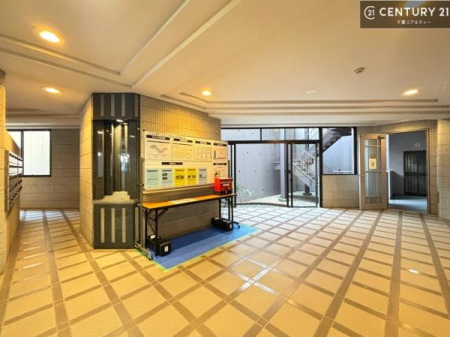 �G���g�����X �Z�܂��̊�ɂӂ��킵���A���邭�������ꂽ�G���g�����X�B
�K������S�n�悭�}�������A�㎿�ȋ�Ԃł��B