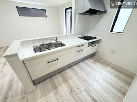 �L�b�`�� ��Ƃ肠�钲���X�y�[�X�ō�Ƃ����₷�����K�ȃL�b�`���ł��I
���q�l�ƈꏏ�ɂ��َq������y���߂�L�X�X�y�[�X�ł��B�y�����������ԂɂȂ肻���ł��ˁI