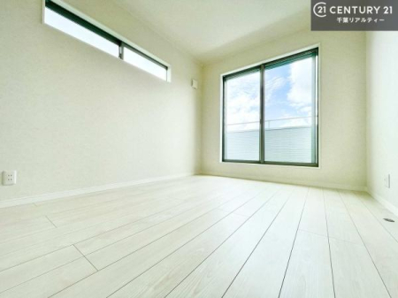 �m�� �o���R�j�[�ɖʂ��Ă���m���ł��B���邭�����肪����A���C����������ł��܂��I���N���āA�O�ɏo�Ĕw�L�т����[�ċz�����ǂ������}������邱�Ƃ��ł��܂��B