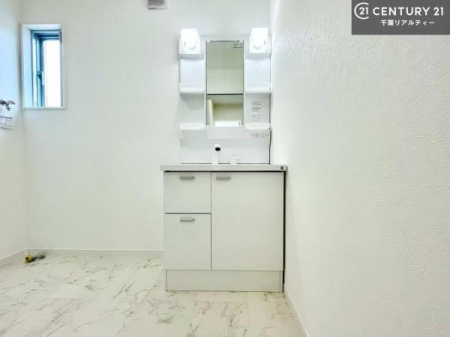 ���ʑ�E���ʏ� �g�Ȃ�𐮂�����ʏ��́A���������厖�ł��I������̐������̂��镵�͋C�����o�I�C�����悭���g�����������܂��B