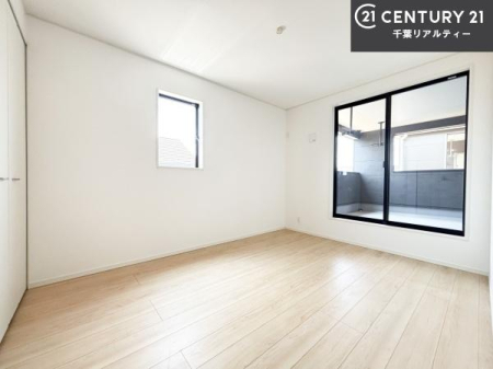 �m�� �o���R�j�[�ɖʂ��Ă���m���ł��B���邭�����肪����A���C����������ł��܂��I���N���āA�O�ɏo�Ĕw�L�т����[�ċz�����ǂ������}������邱�Ƃ��ł��܂��B