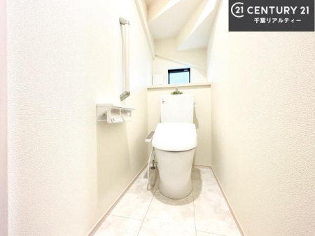 �g�C�� �������֍��ɂ��A�~��͕֍����g�����ł���̂ŗ₽���֍��ɍ��炸�ɍςފ������d�l�ł��I�V���v���ȃJ���[����Ƃ��Ă���̂ŁA������ꂪ���₷���ł��B