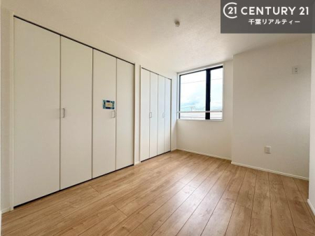 �m�� ���[�X�y�[�X�����Ă��܂��I�������X�b�L�����ڂ��鎖���ł��܂��ˁB
�Ƌ��I�΂Ȃ��V���v���ȃf�U�C���ׁ̈A�Ƌ��I�΂����C�ɓ���̋�ԍ�肪�ł������ł��ˁB