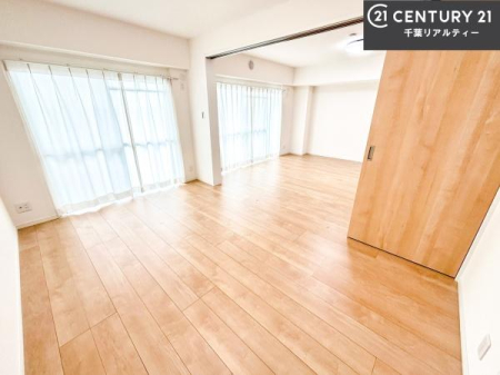 �m�� �o���R�j�[�ɖʂ��Ă���m���ł��B���邭�����肪����A���C����������ł��܂��I���N���āA�O�ɏo�Ĕw�L�т����[�ċz�����ǂ������}������邱�Ƃ��ł��܂��B