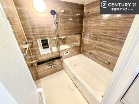 ���� �������������l�̕��͋C�̃o�X���[���́A�����o�Ă��ăo�X�^�C�����[���I
���d���撣���Ă��邲�J���ɂ��D�݂̍���̓����܂����āA�y����ł݂Ă͂������ł��傤���H