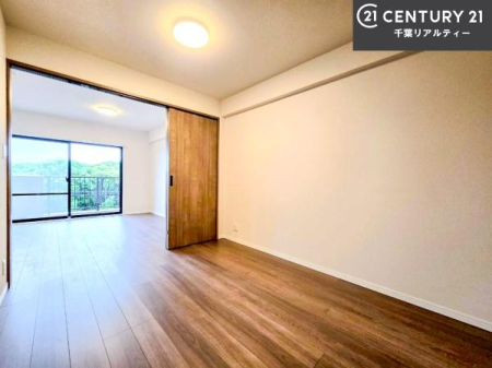 �q������ ���[�X�y�[�X�����Ă��܂��I�������X�b�L�����ڂ��鎖���ł��܂��ˁB
�Ƌ��I�΂Ȃ��V���v���ȃf�U�C���ׁ̈A�Ƌ��I�΂����C�ɓ���̋�ԍ�肪�ł������ł��ˁB