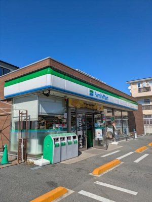 ���ӊ� �y�R���r�j�z�t�@�~���[�}�[�g�s��V��꒚�ړX�F250m