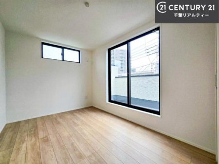�m�� �o���R�j�[�ɖʂ��Ă���m���ł��B���邭�����肪����A���C����������ł��܂��I���N���āA�O�ɏo�Ĕw�L�т����[�ċz�����ǂ������}������邱�Ƃ��ł��܂��B