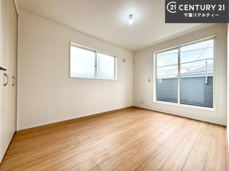 �m�� �o���R�j�[�ɖʂ��Ă���m���ł��B���邭�����肪����A���C����������ł��܂��I���N���āA�O�ɏo�Ĕw�L�т����[�ċz�����ǂ������}������邱�Ƃ��ł��܂��B