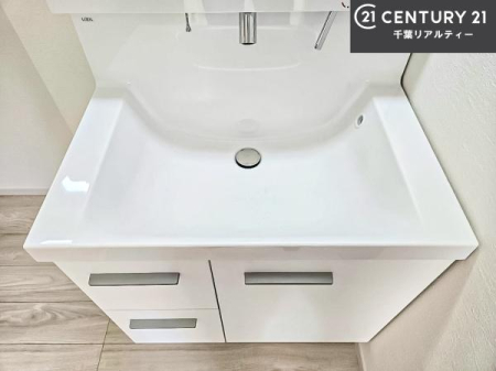 ���ʑ�E���ʏ� �[�����ʑ�{�E���́A�������˂ɂ����̂ł�����ꂪ�y�X�I���������ۂĂ܂��I
�L���C�Ȑ��ʏ��Ŏ��������̃��`�x�[�V�������オ��܂��ˁI