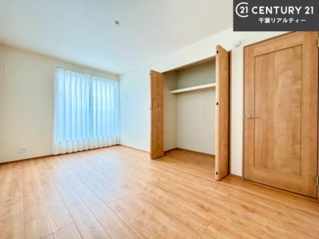 �m�� �o���R�j�[�ɖʂ��Ă���m���ł��B���邭�����肪����A���C����������ł��܂��I���N���āA�O�ɏo�Ĕw�L�т����[�ċz�����ǂ������}������邱�Ƃ��ł��܂��B