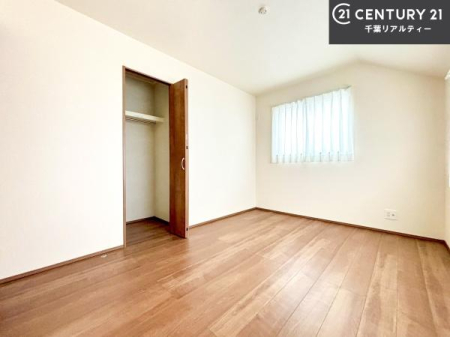 �q������ ���[�X�y�[�X�����Ă��܂��I�������X�b�L�����ڂ��鎖���ł��܂��ˁB
�Ƌ��I�΂Ȃ��V���v���ȃf�U�C���ׁ̈A�Ƌ��I�΂����C�ɓ���̋�ԍ�肪�ł������ł��ˁB
