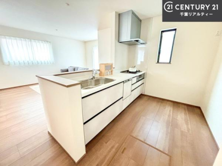 �L�b�`�� ���[�X�y�[�X���L�x�ŁA�����X�y�[�X���X�b�L���ƕЕt���Ђ�`�����p�ł��܂��I
���K�ɍ�Ƃ��ł��A�Ǝ��̌����A�b�v�I�����̗���������܂��I