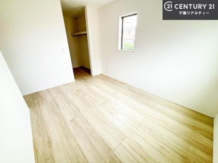 �Q�� �V���v���Ƀf�U�C������Ă��邽�߁A�Ƌ��I�т܂���I
���C�ɓ���̉Ƌ��u���Ă��낰���Ԃ���邱�Ƃ��ł��܂��B