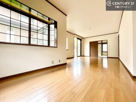 ���r���O �D�����z���܂肪���r���O����ł���ċ��S�n�̗ǂ���Ԃ����o���Ă���܂��I
���났�̎��Ԃ��߂����܂��I