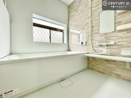 ���� �������������l�̕��͋C�̃o�X���[���́A�����o�Ă��ăo�X�^�C�����[���I
���d���撣���Ă��邲�J���ɂ��D�݂̓����̓����܂����āA�y����ł݂Ă͂������ł��傤���H
