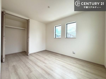 �q������ ���[�X�y�[�X�����Ă��܂��I�������X�b�L�����ڂ��鎖���ł��܂��ˁB
�Ƌ��I�΂Ȃ��V���v���ȃf�U�C���ׁ̈A�Ƌ��I�΂����C�ɓ���̋�ԍ�肪�ł������ł��ˁB