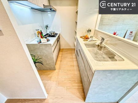 �L�b�`�� ��l�C�̑Ζʎ��V�X�e���L�b�`�����̗p���Ă��܂��I���Ƒ��̃R�~���j�P�[�V���������R�Ƒ�����݌v�ł��B
���q�l�ɂ��ڂ��͂��̂Ŋ������ł��ˁB���[�͂�����܂��I