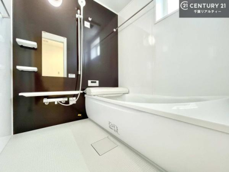 ���� �������������l�̕��͋C�̃o�X���[���́A�����o�Ă��ăo�X�^�C�����[���I
���d���撣���Ă��邲�J���ɂ��D�݂̓����̓����܂����āA�y����ł݂Ă͂������ł��傤���H