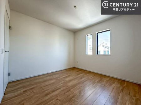 ���r���O�ȊO�̋��� ���[�X�y�[�X���[���I�������X�b�L�����ڂ��鎖���ł��܂��ˁB
�Ƌ��I�΂Ȃ��V���v���ȃf�U�C���ׁ̈A�Ƌ��I�΂����C�ɓ���̋�ԍ�肪�ł������ł��ˁB