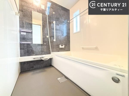 ���� �������������l�̕��͋C�̃o�X���[���́A�����o�Ă��ăo�X�^�C�����[���I
���d���撣���Ă��邲�J���ɂ��D�݂̓����̓����܂����āA�y����ł݂Ă͂������ł��傤���H