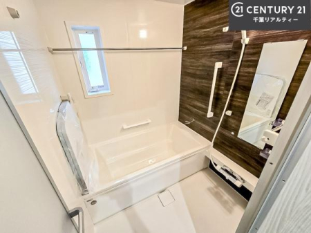 ���� �������������l�̕��͋C�̃o�X���[���́A�����o�Ă��ăo�X�^�C�����[���I
���d���撣���Ă��邲�J���ɂ��D�݂̓����̓����܂����āA�y����ł݂Ă͂������ł��傤���H