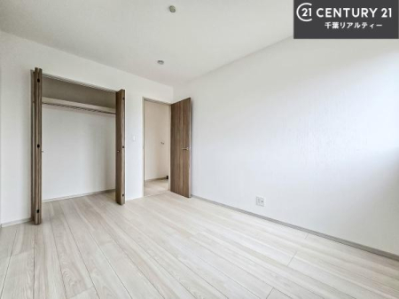 ���r���O�ȊO�̋��� ���[�X�y�[�X�����Ă��܂��I�������X�b�L�����ڂ��鎖���ł��܂��ˁB
�Ƌ��I�΂Ȃ��V���v���ȃf�U�C���ׁ̈A�Ƌ��I�΂����C�ɓ���̋�ԍ�肪�ł������ł��ˁB