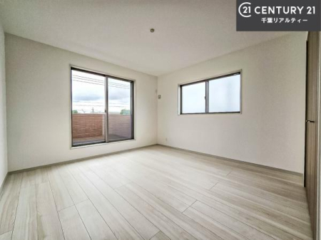 �m�� �o���R�j�[�ɖʂ��Ă���m���ł��B���邭�����肪����A���C����������ł��܂��I���N���āA�O�ɏo�Ĕw�L�т����[�ċz�����ǂ������}������邱�Ƃ��ł��܂��B