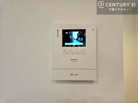 ���̑� TV���j�^�[�t�C���^�[�t�H���������B���K�҂̊���m�F���Ă���Ή��ł��邽�߁A�h�Ɩʂɂ��z�����ꂽ���S�̐ݔ��ł��B