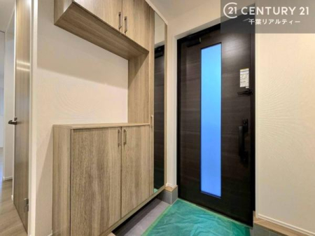 ���� �V���[�Y�{�b�N�X�t���Ȃ̂ŁA���ւ��Еt�����|�������₷���ł��I
�X�b�L���������ւŌ˂��J�����u�ԁA�������̂���S�n������Ԃ��o�}���Ă���܂��B