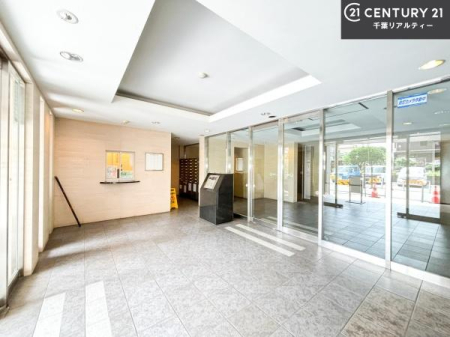 �G���g�����X �Z�܂��̊�ɂӂ��킵���A���邭�������ꂽ�G���g�����X�B
�K������S�n�悭�}�������A�㎿�ȋ�Ԃł��B