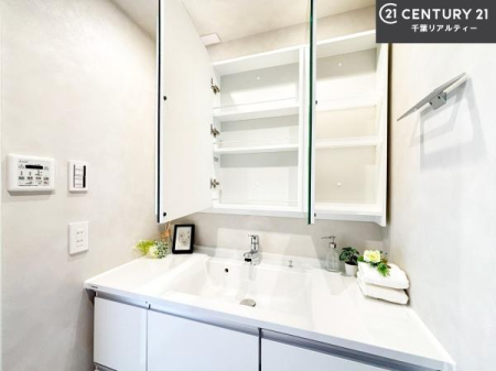 ���ʑ�E���ʏ� �[�����ʑ�{�E���́A�������˂ɂ����̂ł�����ꂪ�y�X�I���������ۂĂ܂��I
�L���C�Ȑ��ʏ��Ŏ��������̃��`�x�[�V�������オ��܂��ˁI