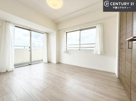 �m�� �o���R�j�[�ɖʂ��Ă���m���ł��B���邭�����肪����A���C����������ł��܂��I���N���āA�O�ɏo�Ĕw�L�т����[�ċz�����ǂ������}������邱�Ƃ��ł��܂��B