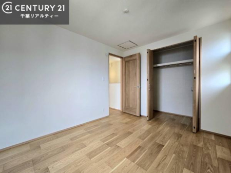 �m�� ���邭���ʂ��̗ǂ������ł��B�u�V���v���v�Ƀf�U�C�����ꂽ�����B���R�x�������̂ŉƋ�⃌�C�A�E�g�ł��D�݂̋�Ԃ�n��グ���܂��B�����x�A���n�ɂĂ��m�F���������B