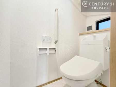 �g�C�� �������֍��ɂ��A�~��͕֍����g�����ł���̂ŗ₽���֍��ɍ��炸�ɍςފ������d�l�ł��I�V���v���ȃJ���[����Ƃ��Ă���̂ŁA������ꂪ���₷���ł��B