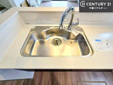 �L�b�`�� ���C�h�ȃV���N�ł��ˁI�������˂ɂ������������₷���Ǝ����y�X�d�l�̃V�X�e���L�b�`���ł��I
�f�U�C�����Ƌ@�\�������˂��L�b�`���Ő�����������܂��ˁI